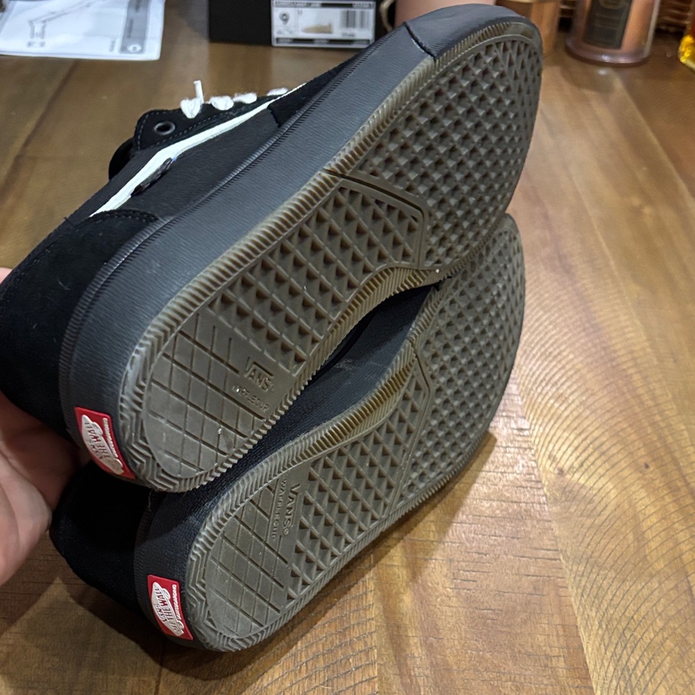Vans Men's Black and White Sneakers - Picture 8 of 8